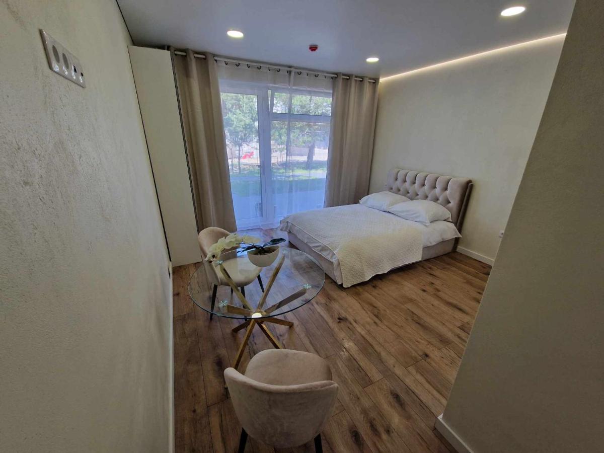 2Rest Aparthotel Паланга Екстериор снимка